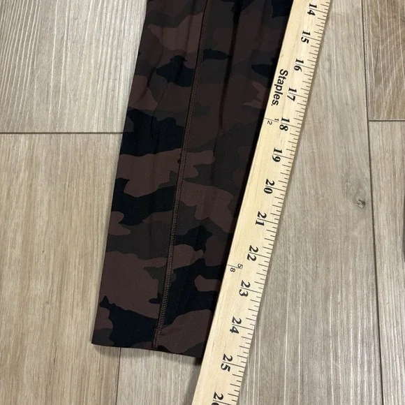 Lululemon Camo Leggings Womens 6 Brown Fast Free Tight 25" Inseam - Picture 3 of 8